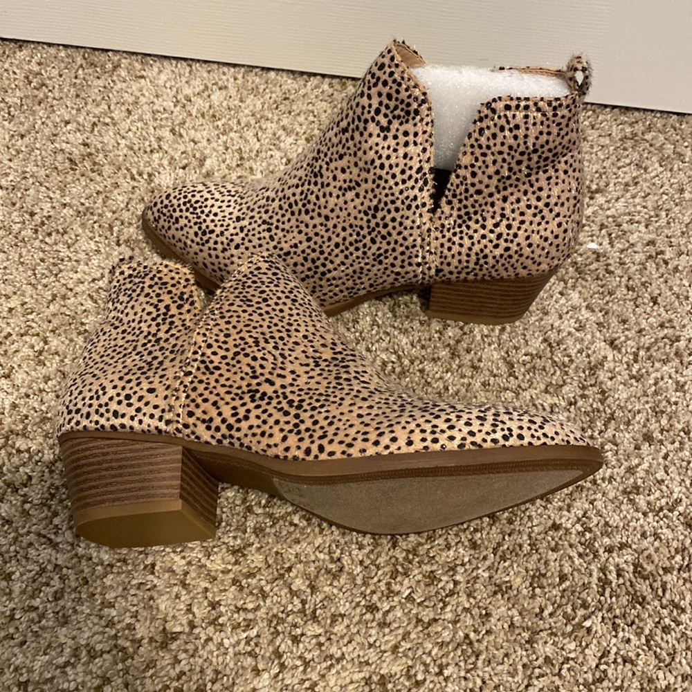 Chinese Laundry split ankle booties